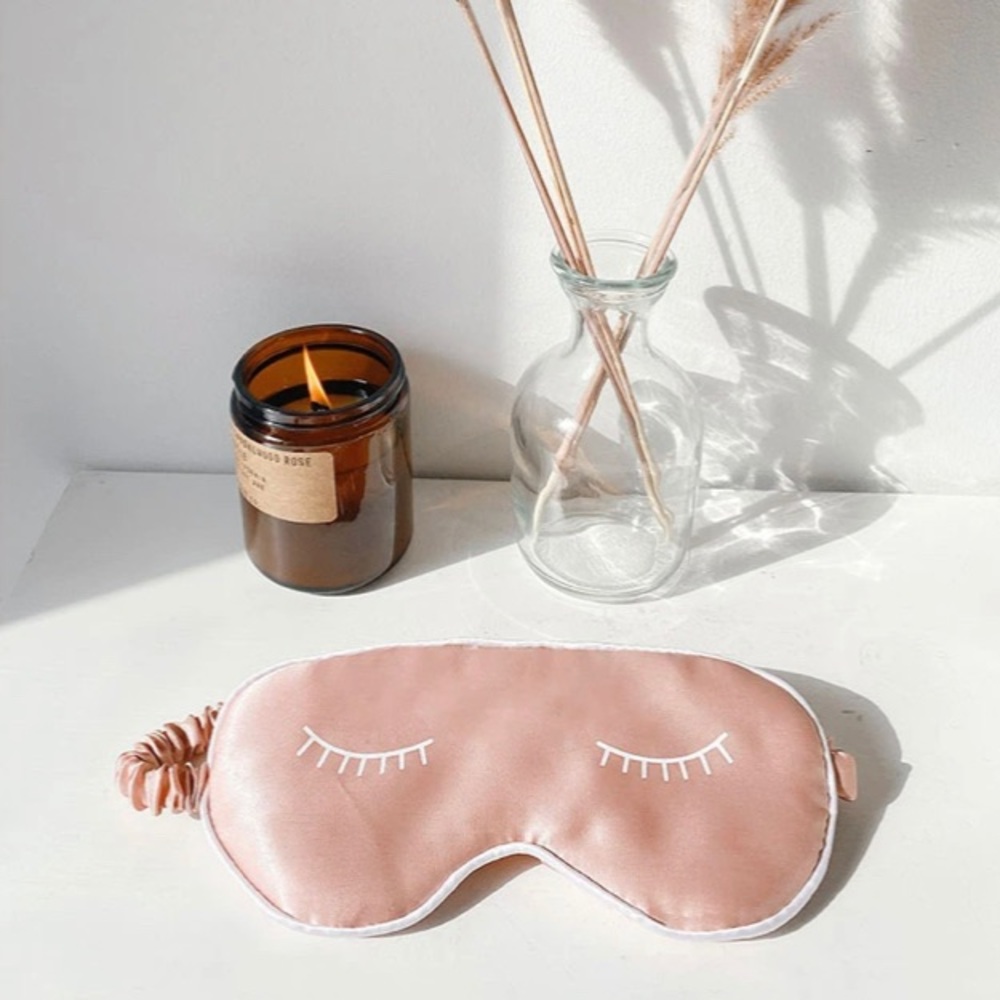 Lively “Hit Snooze” Sleep Mask